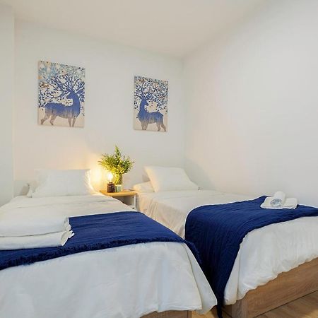 Genesis Apartment In Madrid Buitenkant foto